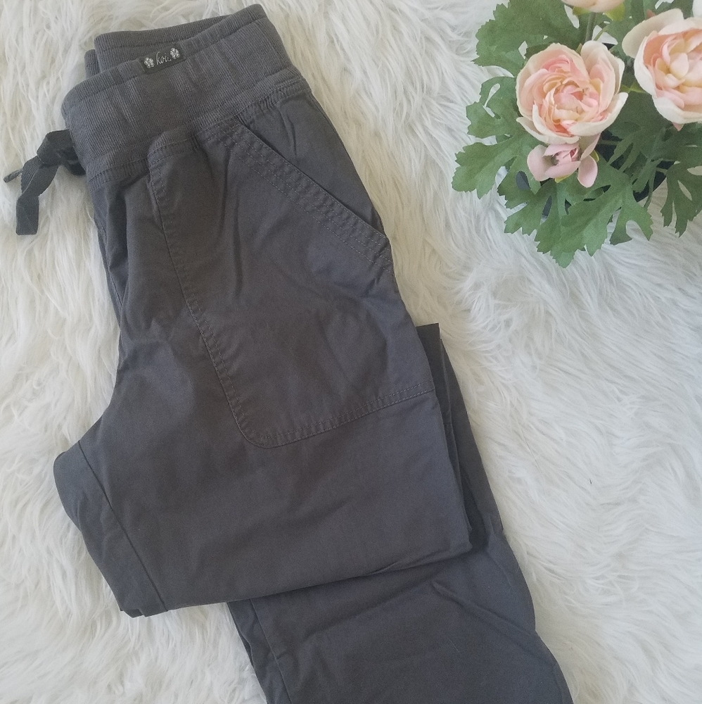 koi Tech Scrubs Mia
